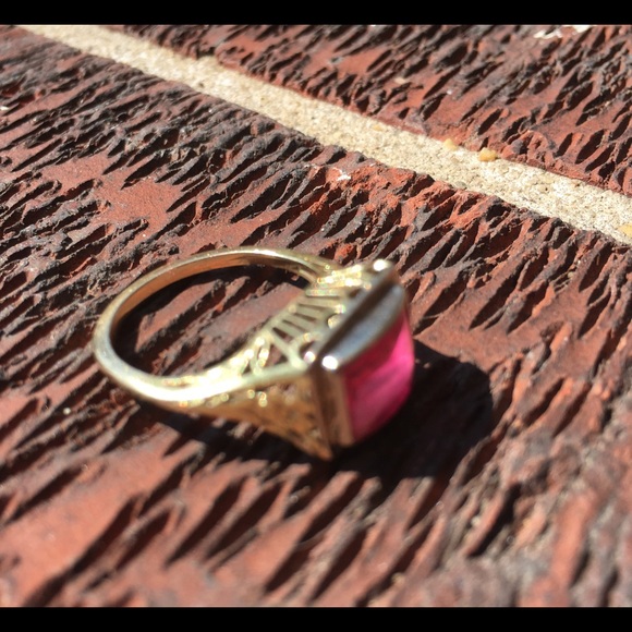 Art Deco Ruby Ring - Picture 2 of 6